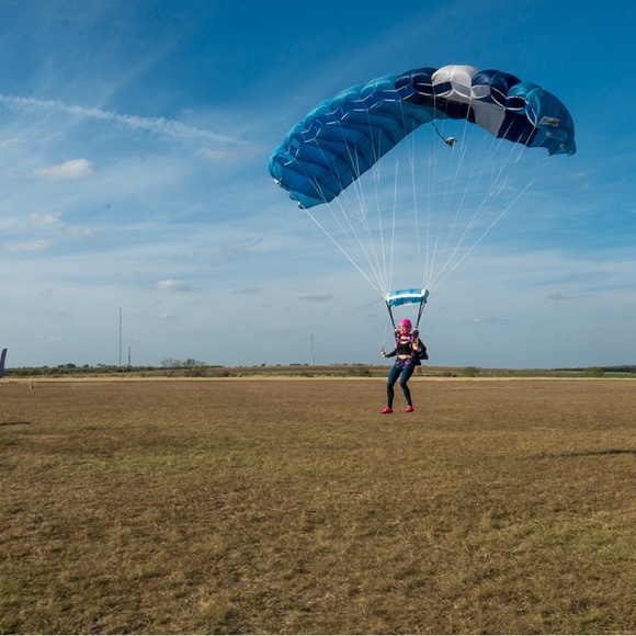 Meet your Posher, Meghan - Picture 4 of 4